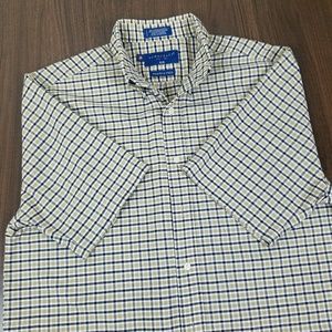 Vintage wrinkle free buttons shirt.